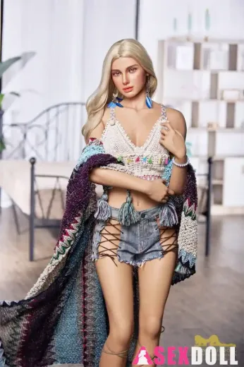 Pornstar 168cm S17 Luna real life sex doll