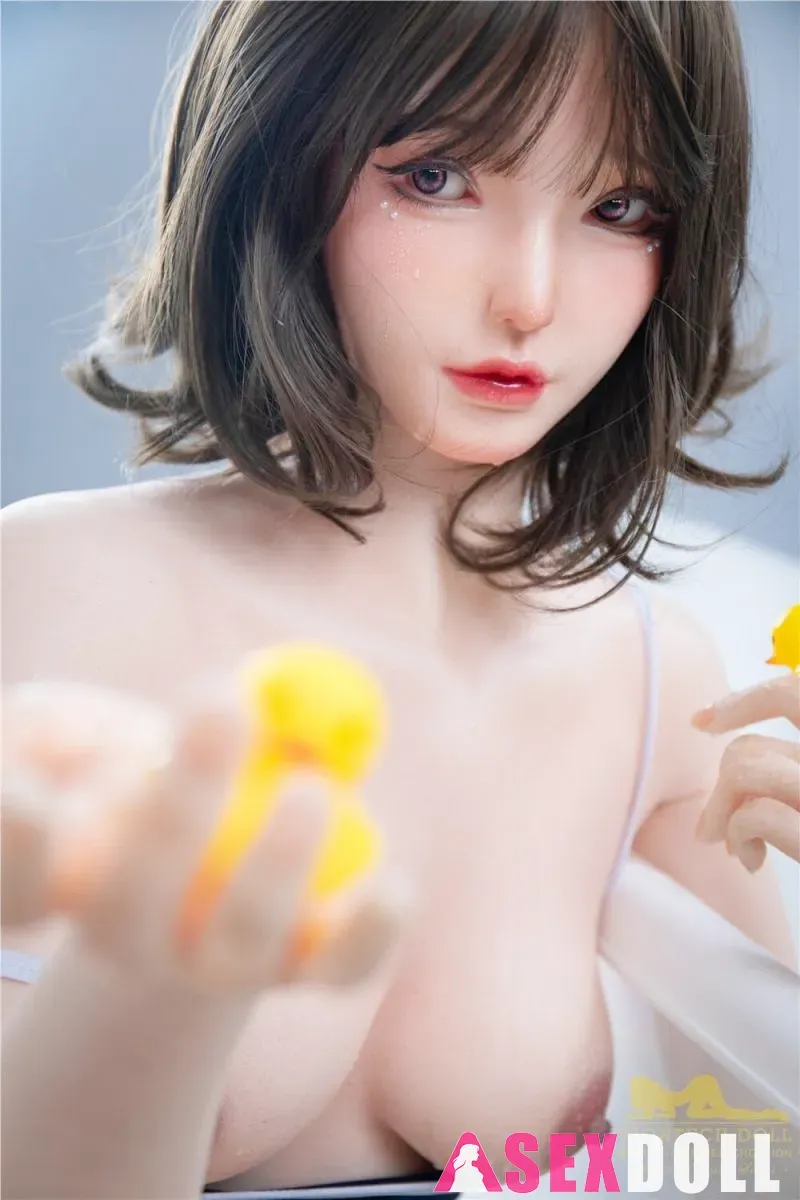Asian 168cm S16 Yu Japanese Silicone Sex Doll